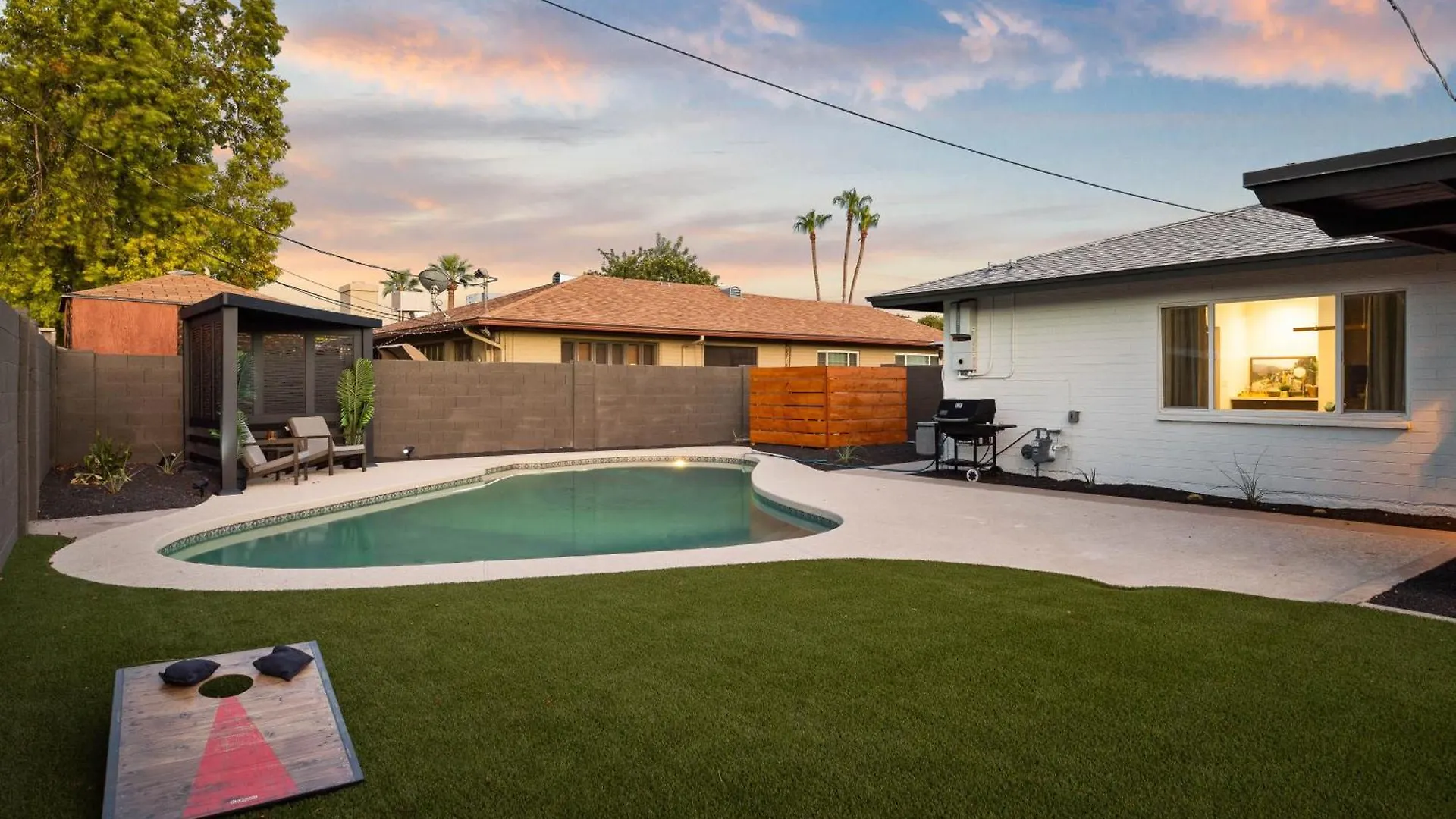 Mid-Century Modern Scottsdale Home W Heated Pool